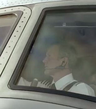 airline pilot AmericanAirlinesAdvertisement