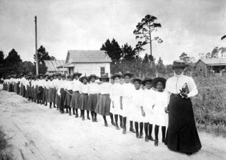 Daytona_School_with_Mary-Mcleod-Bethune